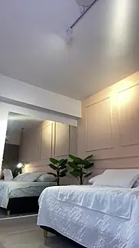 SHARONN     online show from April 13, 4:05 am