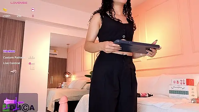 SHARONN     online show from March 27, 4:32 am