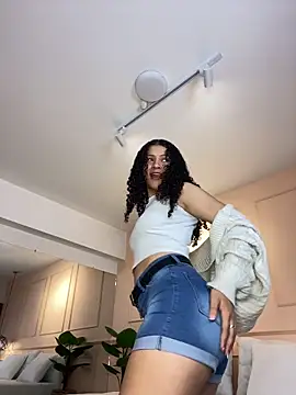 Snapshot of SHARONN____ chatting on December 2, 4:03 am SHARONN online show from December 2, 4:03 am