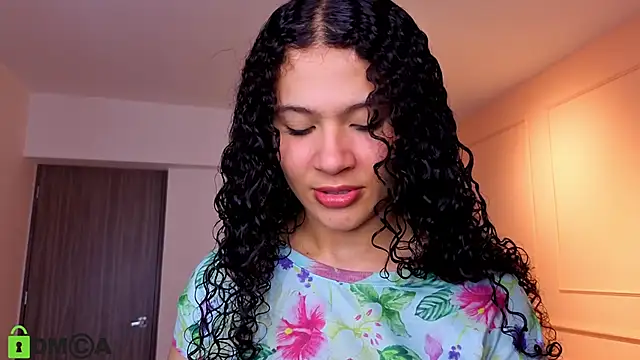 Snapshot of SHARONN____ chatting on November 7, 4:17 am SHARONN online show from November 7, 4:17 am