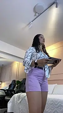 SHARONN     online show from June 18, 3:49 am