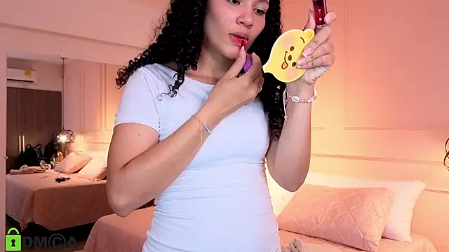 Snapshot of SHARONN____ chatting on December 23, 4:01 am SHARONN online show from December 23, 4:01 am