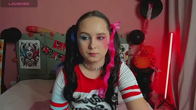 Snapshot of BeatriceReeves chatting on November 2, 1:21 am BeatriceReeves online show from November 2, 1:21 am