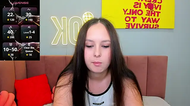 Snapshot of BeatriceReeves chatting on June 20, 1:10 am BeatriceReeves online show from June 20, 1:10 am