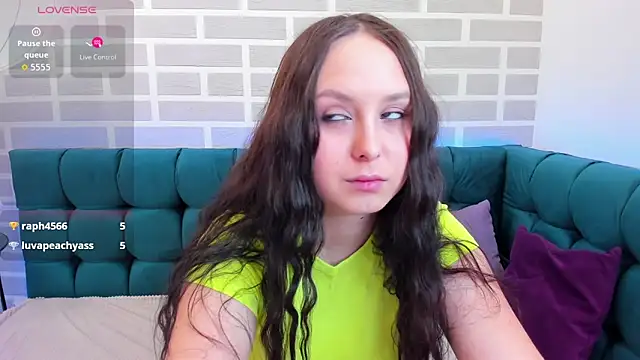BeatriceReeves online show from May 2, 1:11 am
