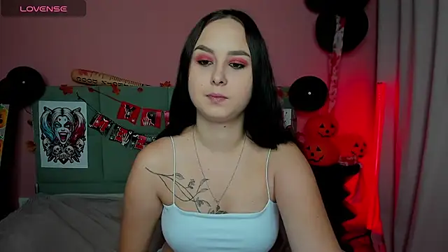 Snapshot of BeatriceReeves chatting on October 27, 1:06 am BeatriceReeves online show from October 27, 1:06 am