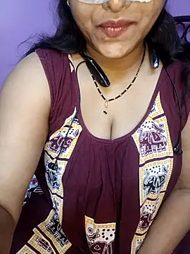 Sexy Mona Bhabhi online show from February 17, 6:05 pm