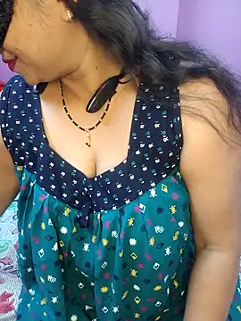 Sexy Mona Bhabhi online show from February 6, 6:26 pm