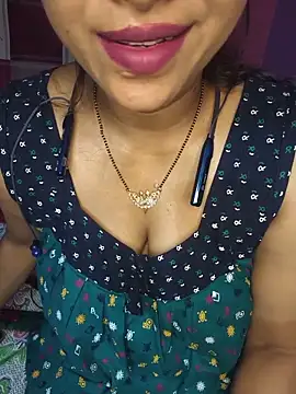 Sexy Mona Bhabhi online show from May 21, 6:27 pm
