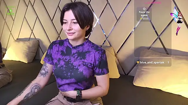 Ishtar Divine online show from October 15, 4:22 am