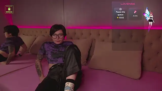 Snapshot of Ishtar_Divine chatting on October 25, 4:55 am Ishtar Divine online show from October 25, 4:55 am