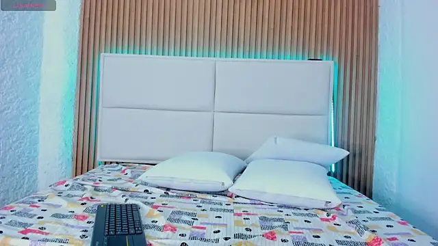 Snapshot of aggy_castel chatting on January 8, 2:12 pm aggy castel online show from January 8, 2:12 pm