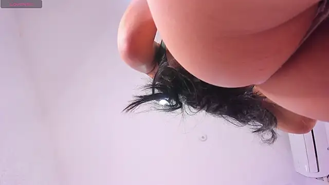 aggy castel online show from February 10, 3:44 pm