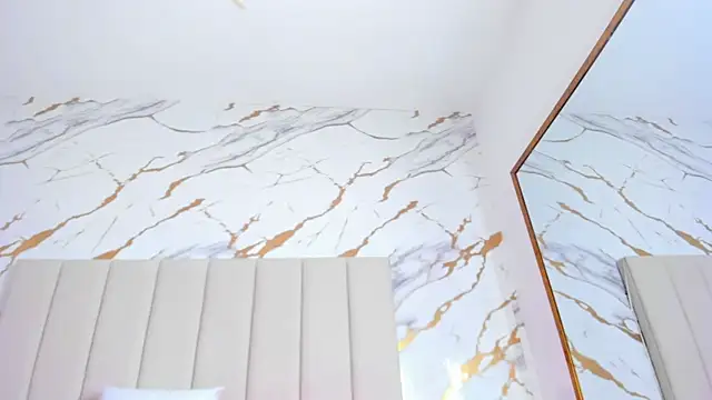 aggy castel online show from April 6, 2:18 pm