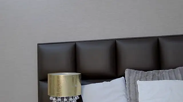 Snapshot of FoxyJoy chatting on October 24, 7:35 pm FoxyJoy online show from October 24, 7:35 pm