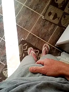 Snapshot of paubabando_ chatting on December 8, 10:41 am paubabando online show from December 8, 10:41 am