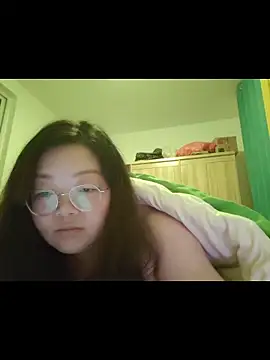 Weiwei5200 online show from November 17, 9:35 am