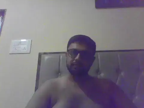 Snapshot of SexyyMotaLund57 chatting on February 18, 1:33 pm SexyyMotaLund57 online show from February 18, 1:33 pm