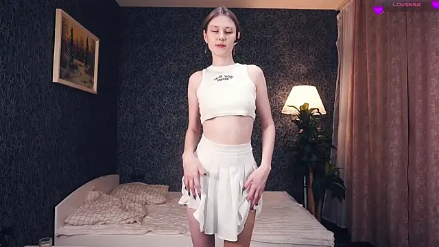 MoiraHavins online show from December 22, 5:07 am