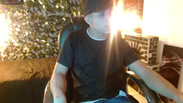 Snapshot of Jheidertwink chatting on January 25, 4:03 pm Jheidertwink online show from January 25, 4:03 pm