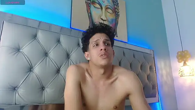 Snapshot of Jheidertwink chatting on February 17, 9:56 am Jheidertwink online show from February 17, 9:56 am