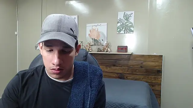 Snapshot of Jheidertwink chatting on September 13, 12:27 pm Jheidertwink online show from September 13, 12:27 pm