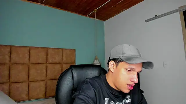 Snapshot of Jheidertwink chatting on September 20, 12:43 pm Jheidertwink online show from September 20, 12:43 pm