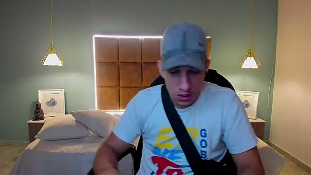 Snapshot of Jheidertwink chatting on September 25, 12:44 pm Jheidertwink online show from September 25, 12:44 pm