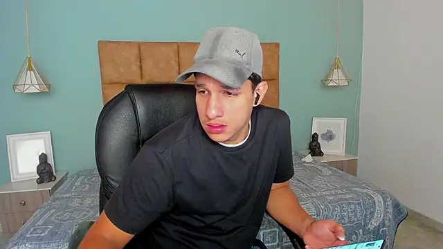 Snapshot of Jheidertwink chatting on September 22, 12:33 pm Jheidertwink online show from September 22, 12:33 pm