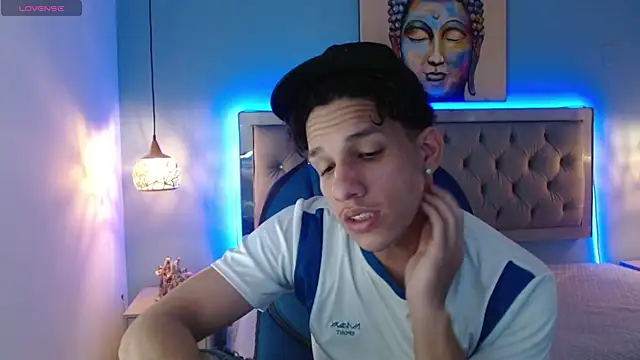 Snapshot of Jheidertwink chatting on February 15, 9:06 pm Jheidertwink online show from February 15, 9:06 pm