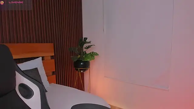 yaya23x online show from March 6, 7:42 pm