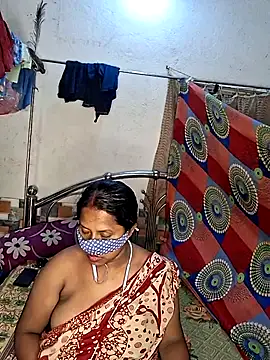 Snapshot of Real_Desi_Couple chatting on May 21, 6:27 pm Real Desi Couple online show from May 21, 6:27 pm