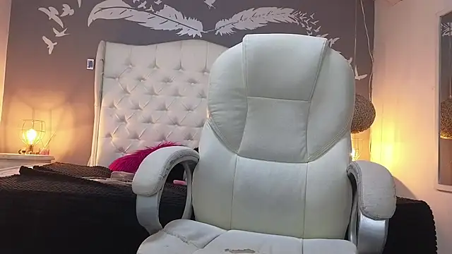 Snapshot of kim_kittie chatting on December 14, 9:24 pm kim kittie online show from December 14, 9:24 pm