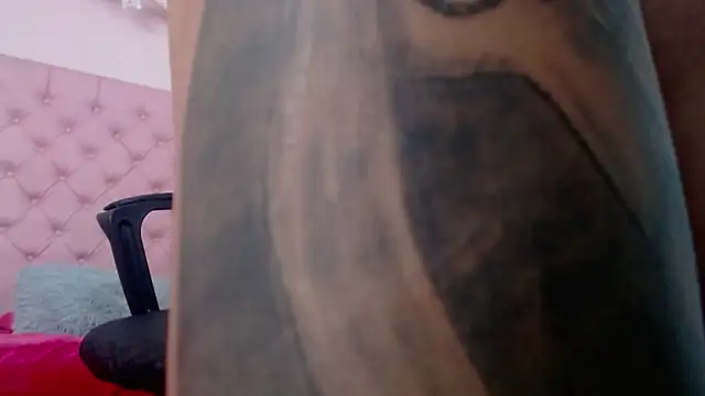 Snapshot of kim_kittie chatting on December 12, 10:42 pm kim kittie online show from December 12, 10:42 pm