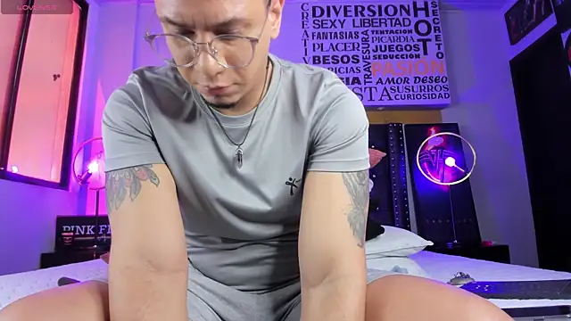 JoshMillerr  online show from May 6, 6:56 pm
