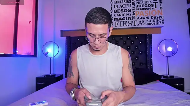 Snapshot of JoshMillerr_ chatting on March 14, 7:44 pm JoshMillerr online show from March 14, 7:44 pm