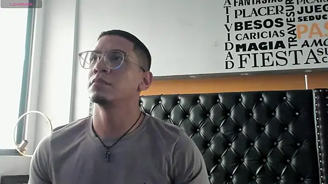 JoshMillerr  online show from May 21, 7:00 pm