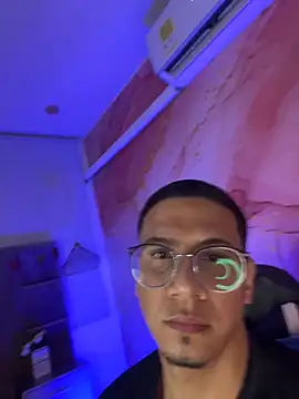 JoshMillerr  online show from March 8, 1:11 am