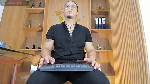 JoshMillerr  online show from June 1, 7:24 pm