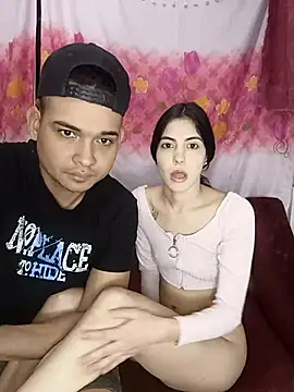 Snapshot of DanielaySeba chatting on February 15, 2:55 pm DanielaySeba online show from February 15, 2:55 pm