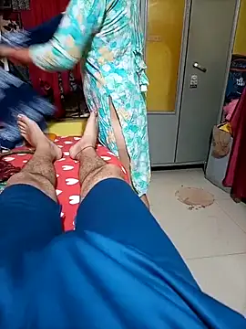 BusyMitt17 online show from March 30, 4:08 pm