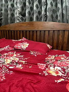 Snapshot of HoneyBearCpl chatting on November 1, 3:39 pm HoneyBearCpl online show from November 1, 3:39 pm