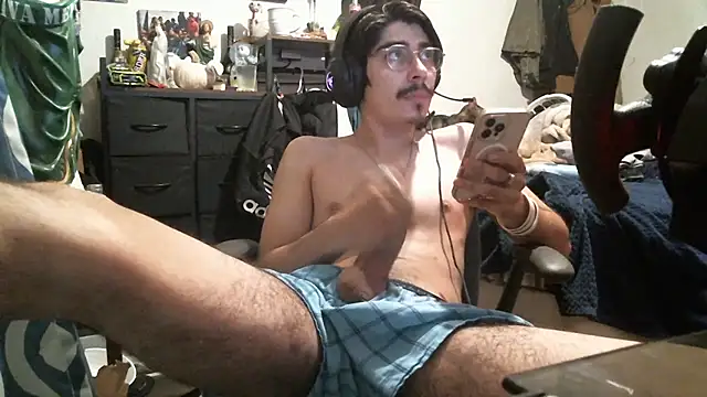 Snapshot of superog122 chatting on October 25, 3:01 pm superog122 online show from October 25, 3:01 pm