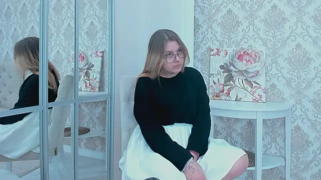 EngelCoombs online show from December 14, 5:47 pm