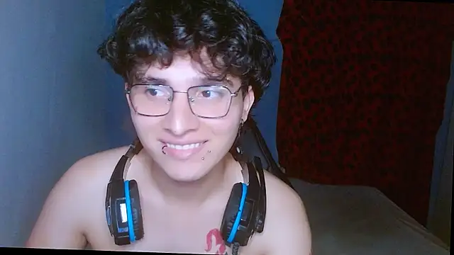 Charley quin online show from May 4, 11:18 pm