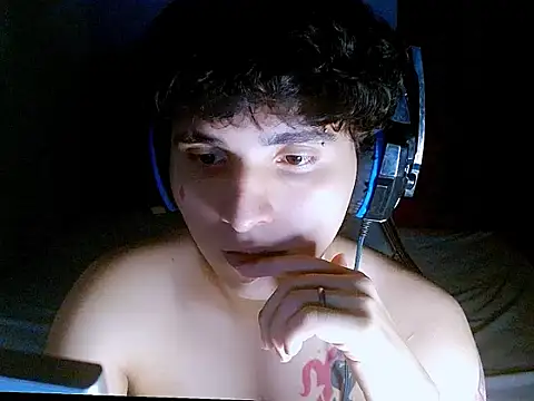 Charley quin online show from April 1, 11:34 pm