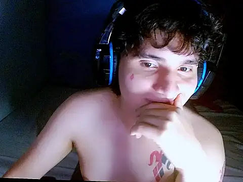 Charley quin online show from April 4, 11:44 pm