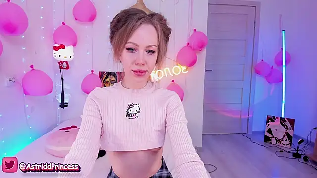 AstridHotty online show from April 15, 7:36 am