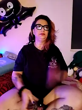 Snapshot of poisson_ivy chatting on October 28, 7:51 am poisson ivy online show from October 28, 7:51 am