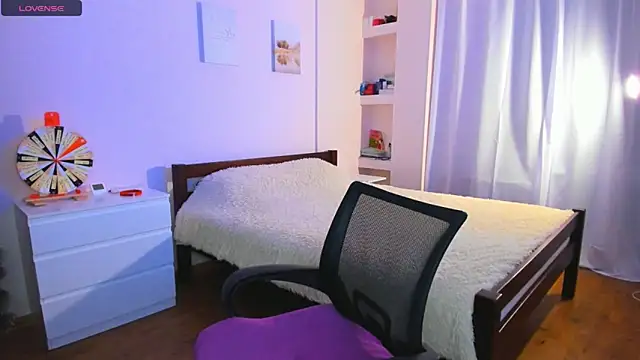 Ellista online show from December 19, 8:55 pm